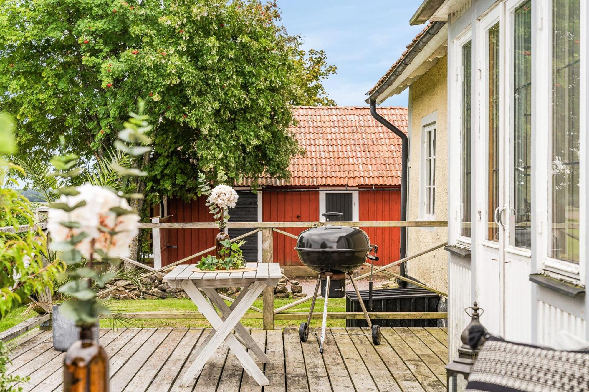 Stubbegarden - Unique Swedish Style With Fireplace Vadstena Bagian luar foto